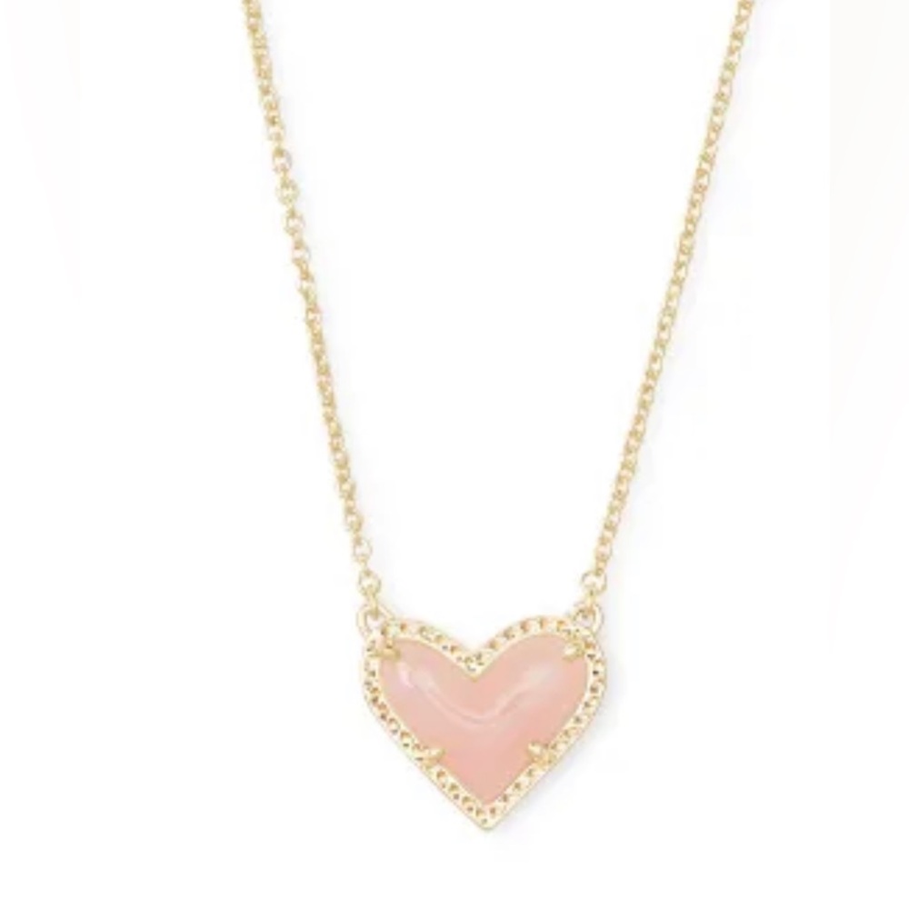 Brand new with tag and box Kendra Scott heart necklace gold with rose quartz